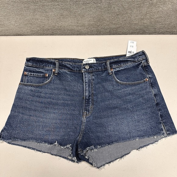 Abercrombie & Fitch Pants - Abercrombie & Fitch The Mom Short High Rise Blue Denim 34/18 NWT Retail $59